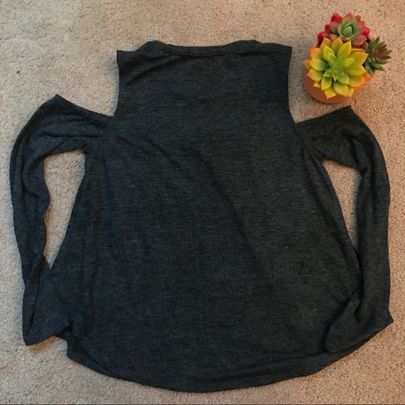 💕Host Pick💕 LOFT Petites Cold Shoulder Top - Picture 4 of 4